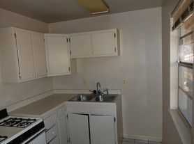 600 W M Ave