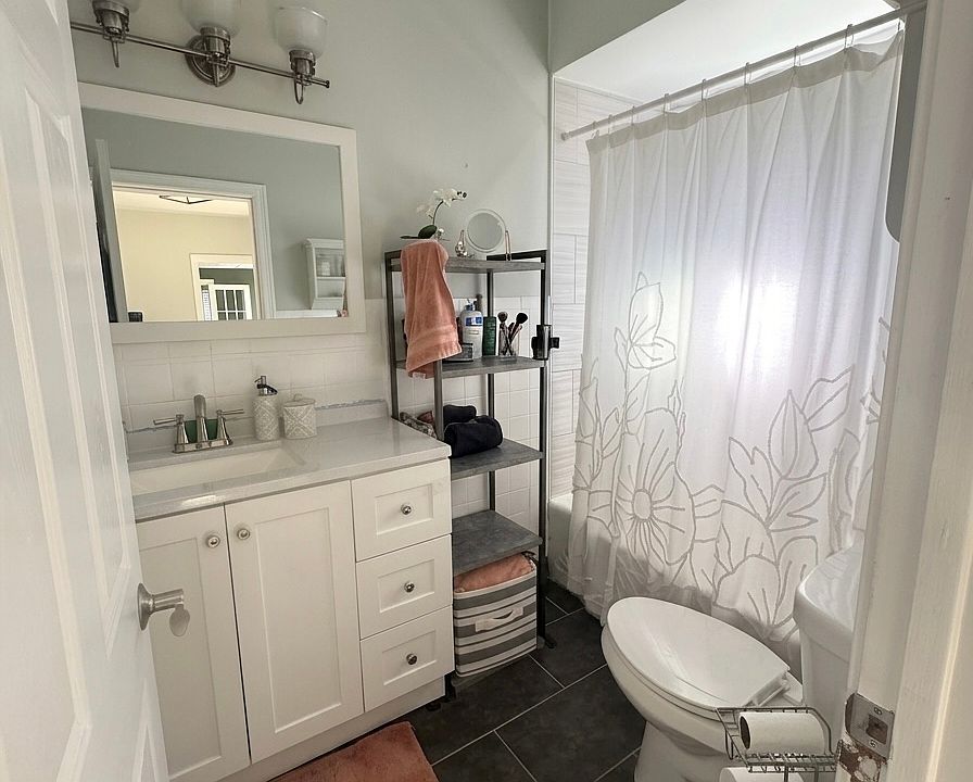 1st image of 209 Grote St #1B