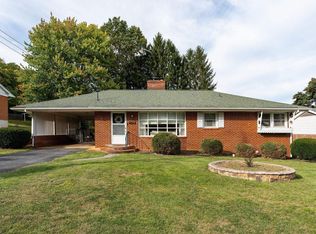 1115 Skymont Rd, Staunton, VA 24401