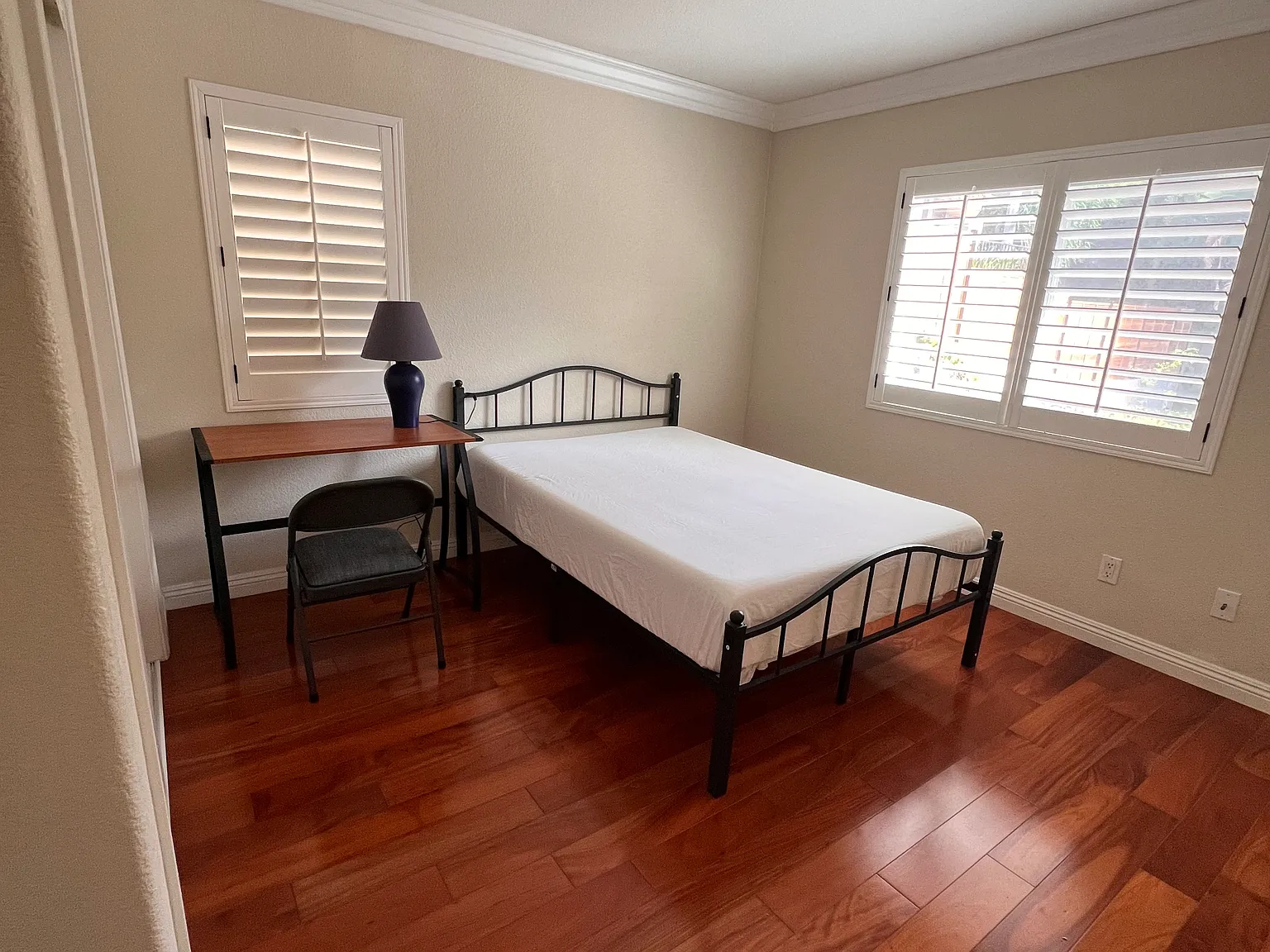 5 bed, 3120 sqft, $1,500 — Photo 2