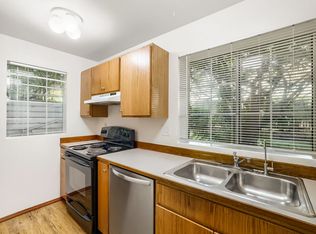 7020 208th St SW APT 101, Lynnwood, WA 98036