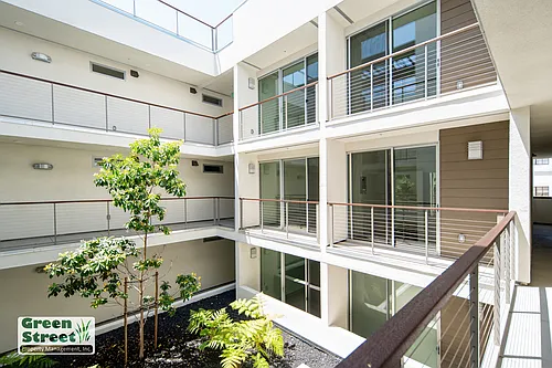 2828 Broadway Photo 1
