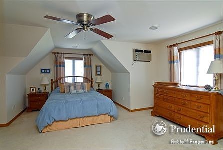 5th image of 31 N Holly Ave