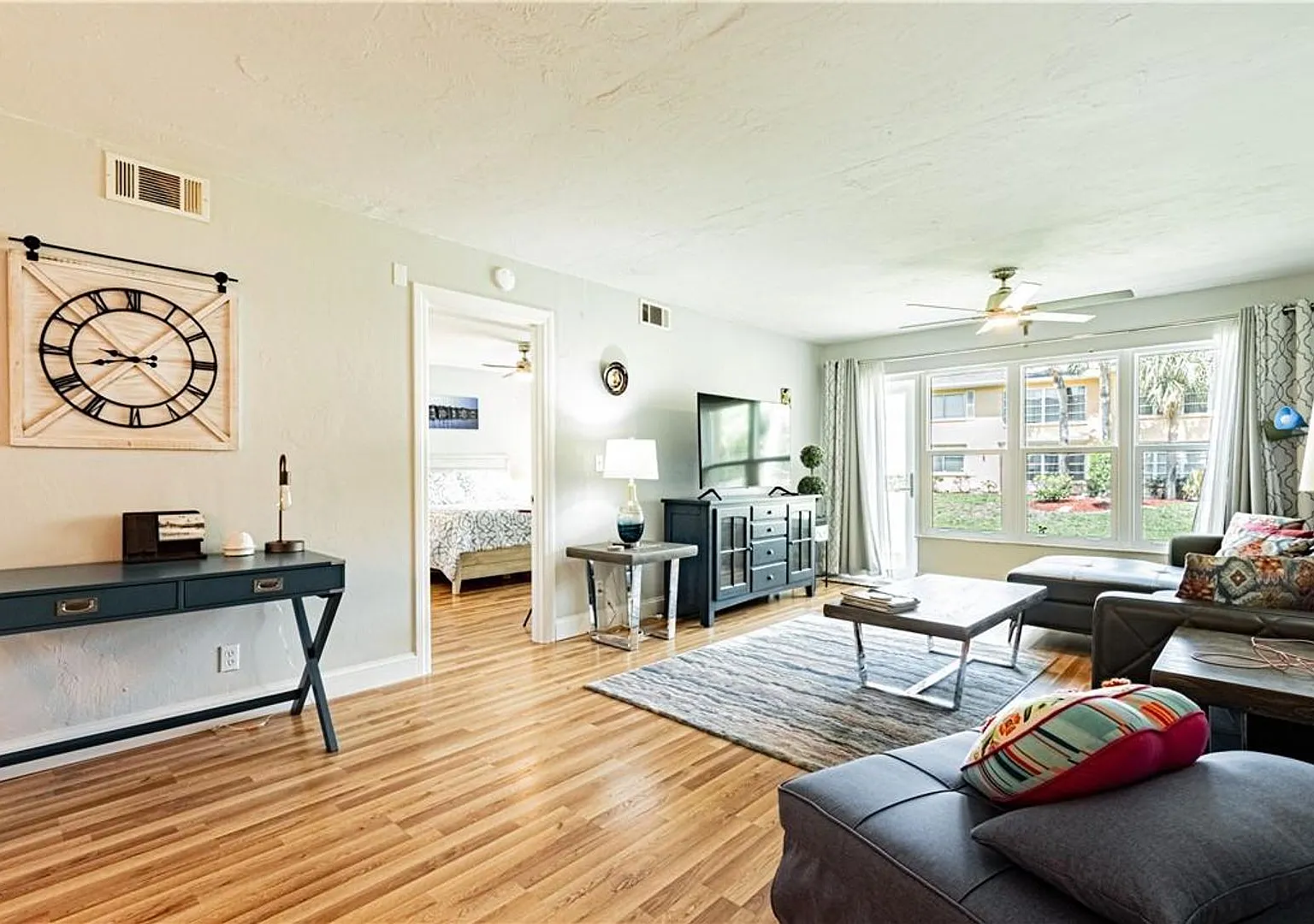 Available Now! First-Floor Condo | Resort-Style Amenities | Minutes To Downtown Naples & Gulf Bea... — Photo 4