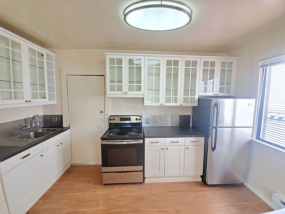 2nd image of 206 Harvard Ave E #11
