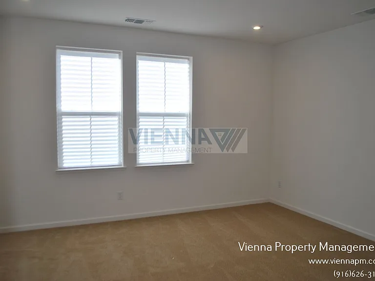 101 Chesapeake Ct — Photo 17