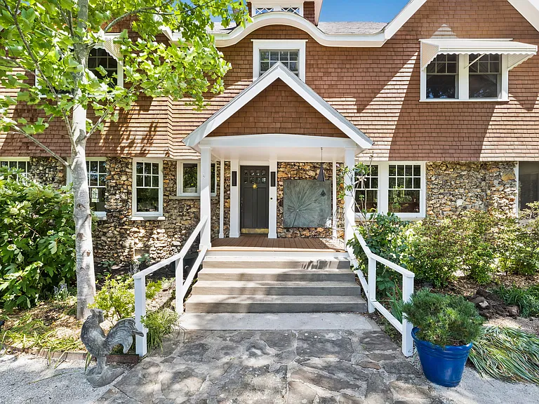 615 Prairie Creek Dr — Photo 2