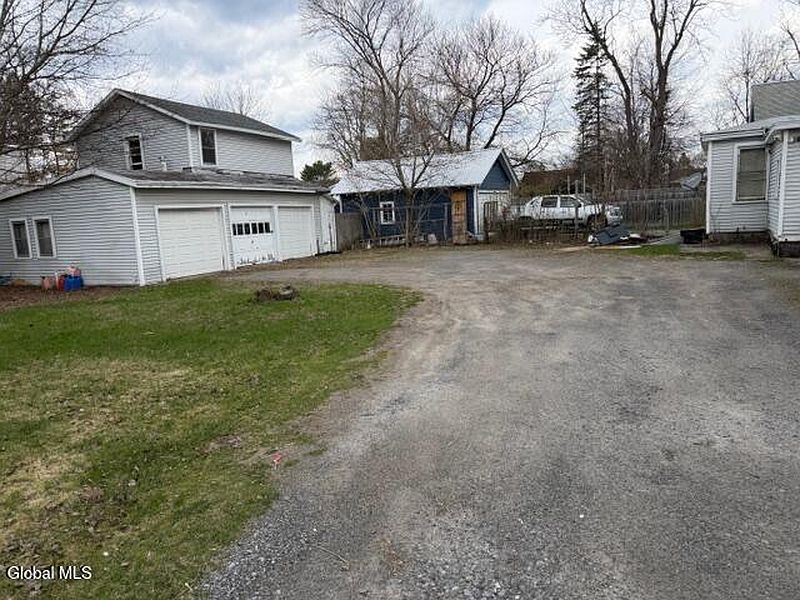 3rd image of 1471 Helderberg Avenue