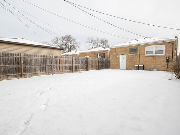 3rd image of 9048 S Luella Ave