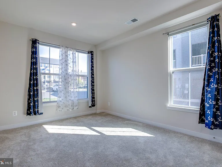 4468 Sulford Ter — Photo 40