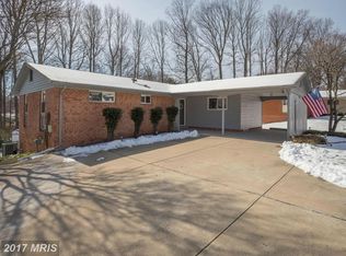 10193 Wavell Rd, Fairfax, VA 22032