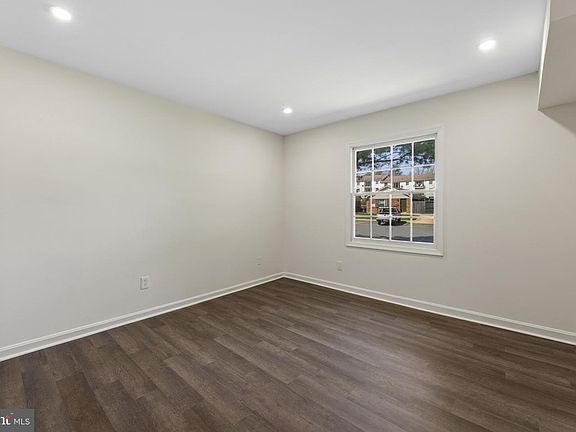 4th image of 5898 Surrey Hill Pl #G-684