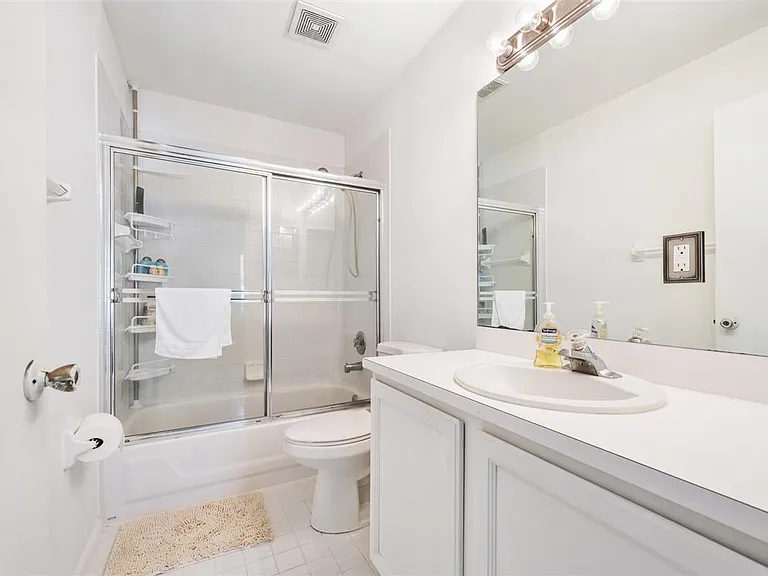 2606 Bedford Mews Dr — Photo 11