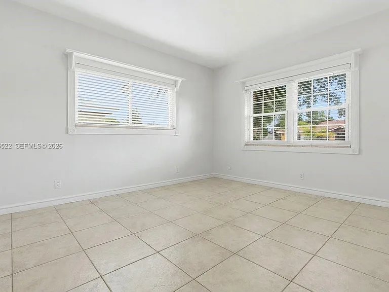 16530 Lake Tree Dr — Photo 34