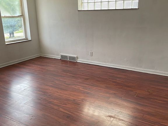 3rd image of 7016 Natural Bridge Rd APT C