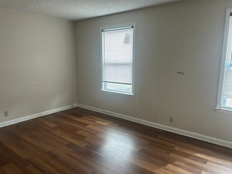 407 Glade Ct — Photo 5