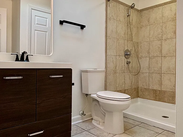 5630 Clarendon Hills Rd — Photo 7