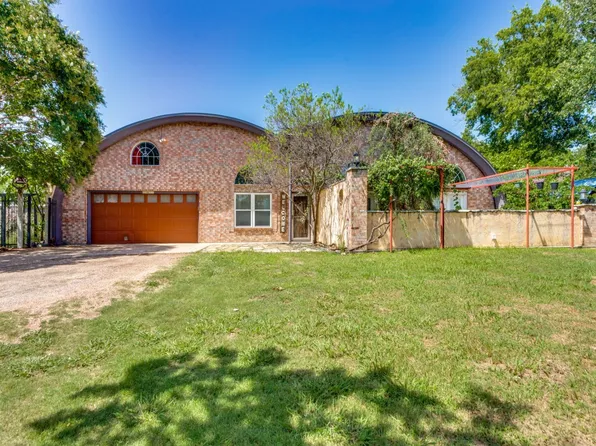 705 SW 24th St, Joshua, TX 76058