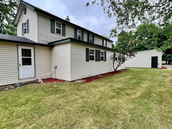 324 W South St, Athens, MI 49011