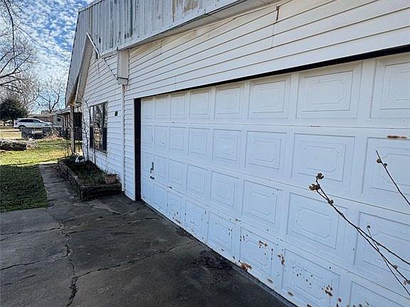 2nd image of 1845 W Midland St