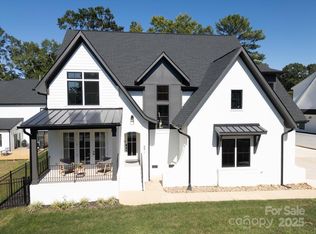 5511 Fairview Rd, Charlotte, NC 28209