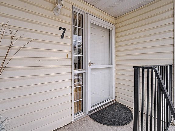 3rd image of 10 Devon Close Unit 7