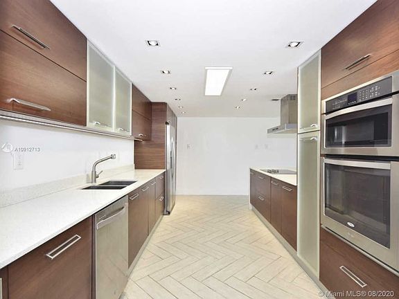 2nd image of 1800 NE 114th St APT 501