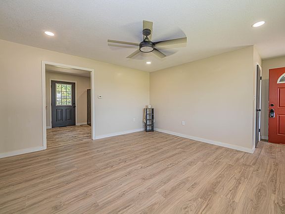 5th image of 241 Terrill Rd