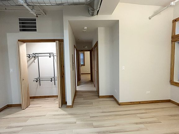 5th image of 4600 S Ellis Ave #101