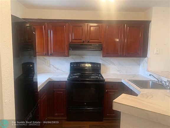 5th image of 8730 N Sherman Cir Unit 306