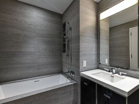 3rd image of 252 South St #52EA