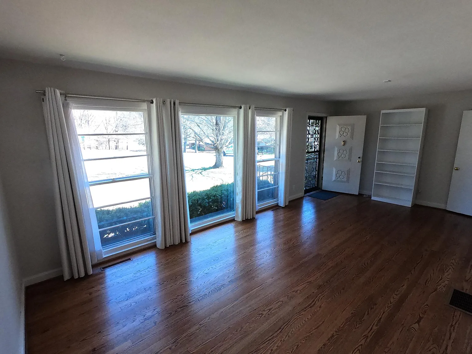 2 bed, 1571 sqft, $2,495 — Photo 3