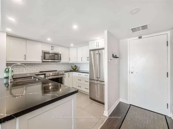 701 King St W, Toronto, ON