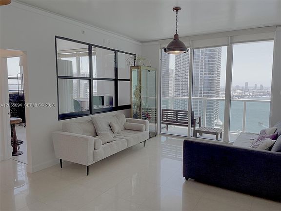 5th image of 31 SE 5th St APT 3712