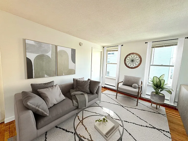 40 Jeffries St #3 — Photo 1