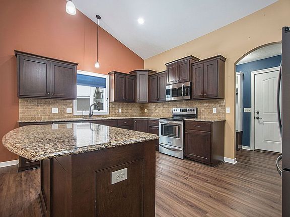 3rd image of 14690 Mayberry Dr