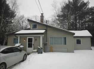 20 Memorial Dr, Winterport, ME 04496