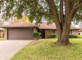 3040 Panhandle Dr, Grapevine, TX 76051