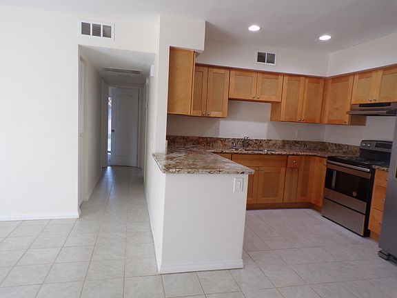 3rd image of 2988 Sunflower Cir E