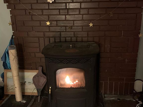 Electric/wood pellet stove