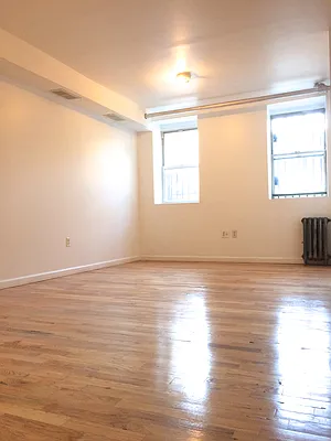 Rented by Bedford Realty USA Corp | media 21