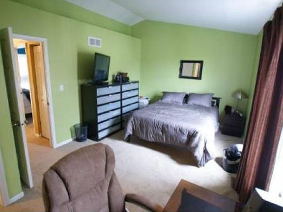 5th image of 1764 Fieldstone Dr N
