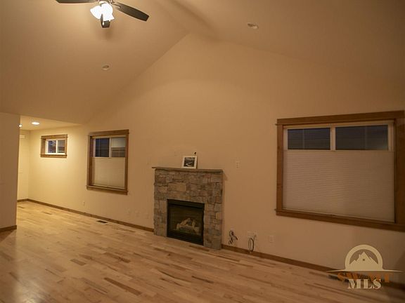 3rd image of 449 N Stafford Ave