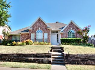 8221 Edge Water Dr, Frisco, TX 75034