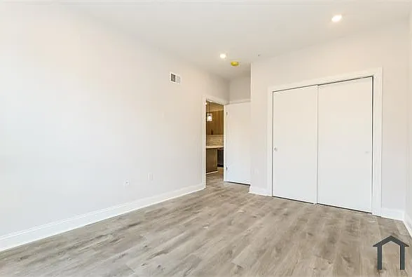 953 Belmont Ave — Photo 6