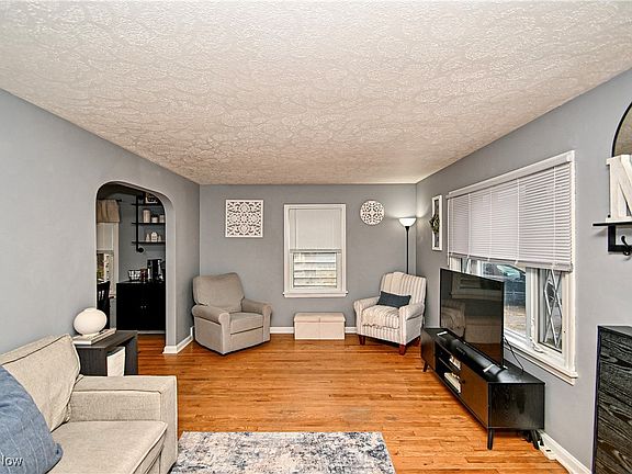 2nd image of 1910 37th St NW