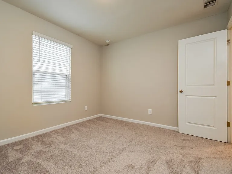 526 Knightsbridge Ln — Photo 15