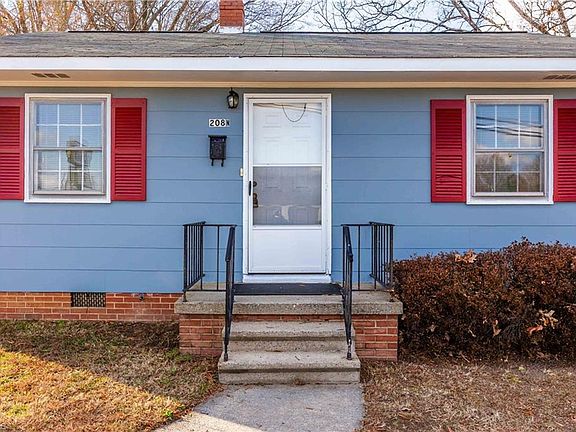 3rd image of 208 N Beaumont Ave