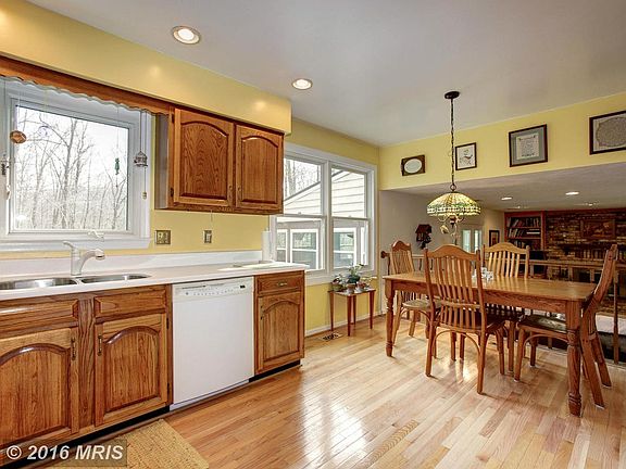 3rd image of 5371 Cleburne Ln
