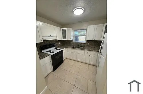 3962 Park Ln Photo 1